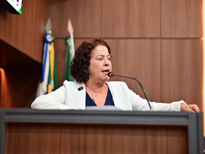 Baixinha Giraldelli pede união de esforços para garantir obras de infraestrutura no bairro Sonho Meu