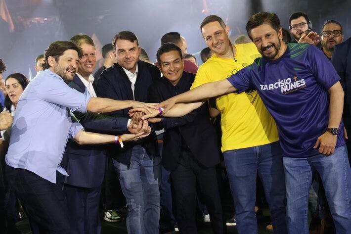 Presidente do Republicanos, Marcos Pereira declara apoio a Flávio, mas apenas em São Paulo