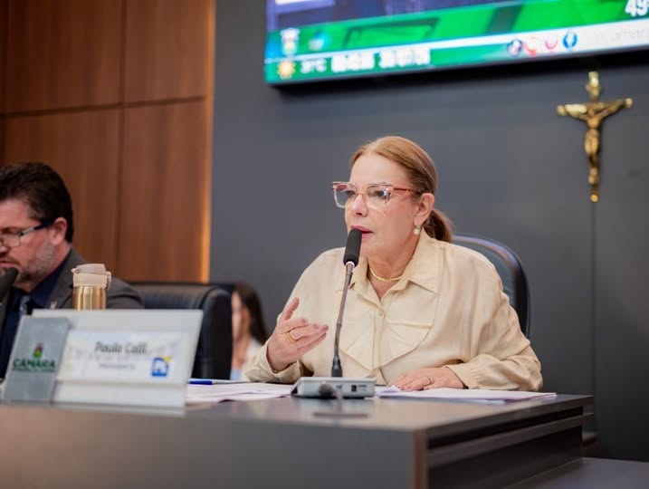 Paula Calil pede esclarecimentos à Águas Cuiabá sobre intervenção em asfalto recém-inaugurado no Residencial Coxipó