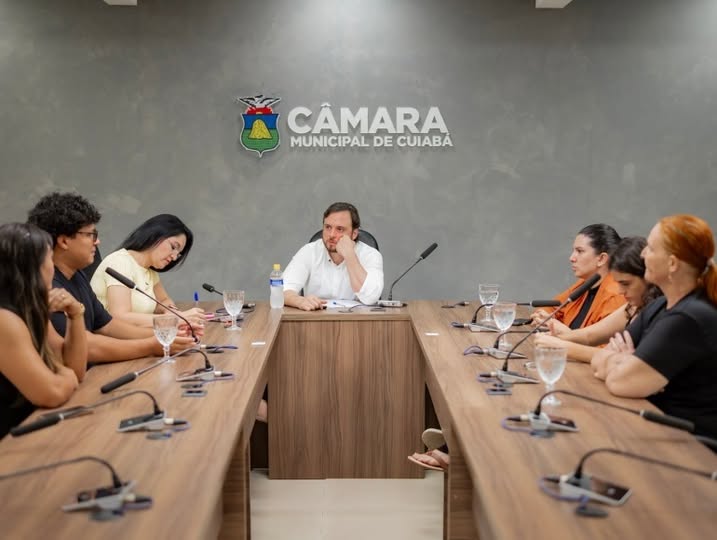 Comissão da Câmara ouve representantes da causa animal sobre denúncias de maus-tratos em Cuiabá