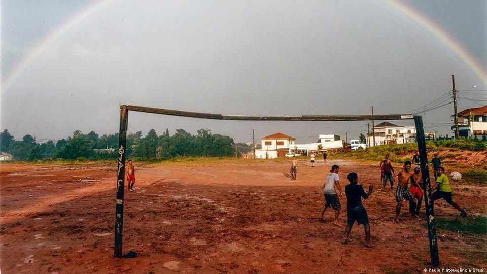 Fim da várzea? Como a formação mudou o futebol brasileiro