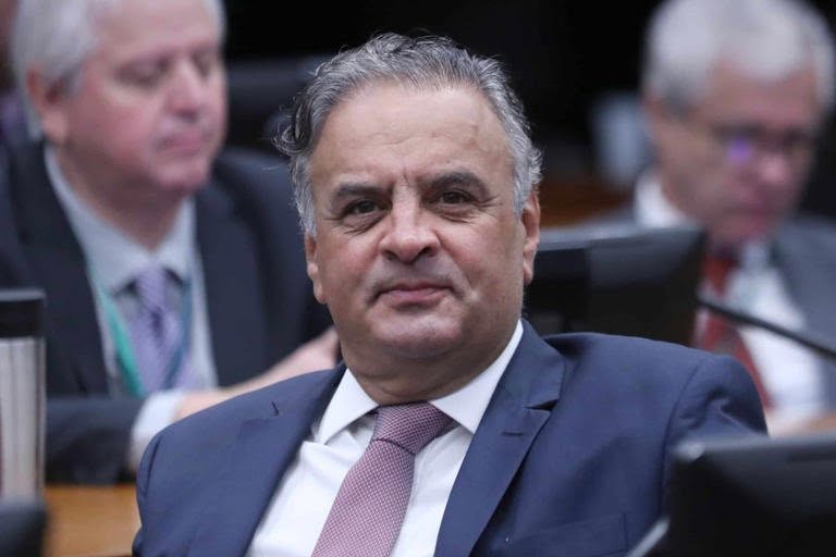 Fim da linha? Aécio Neves desiste de eleições após 40 anos de mandatos e expõe agonia do PSDB