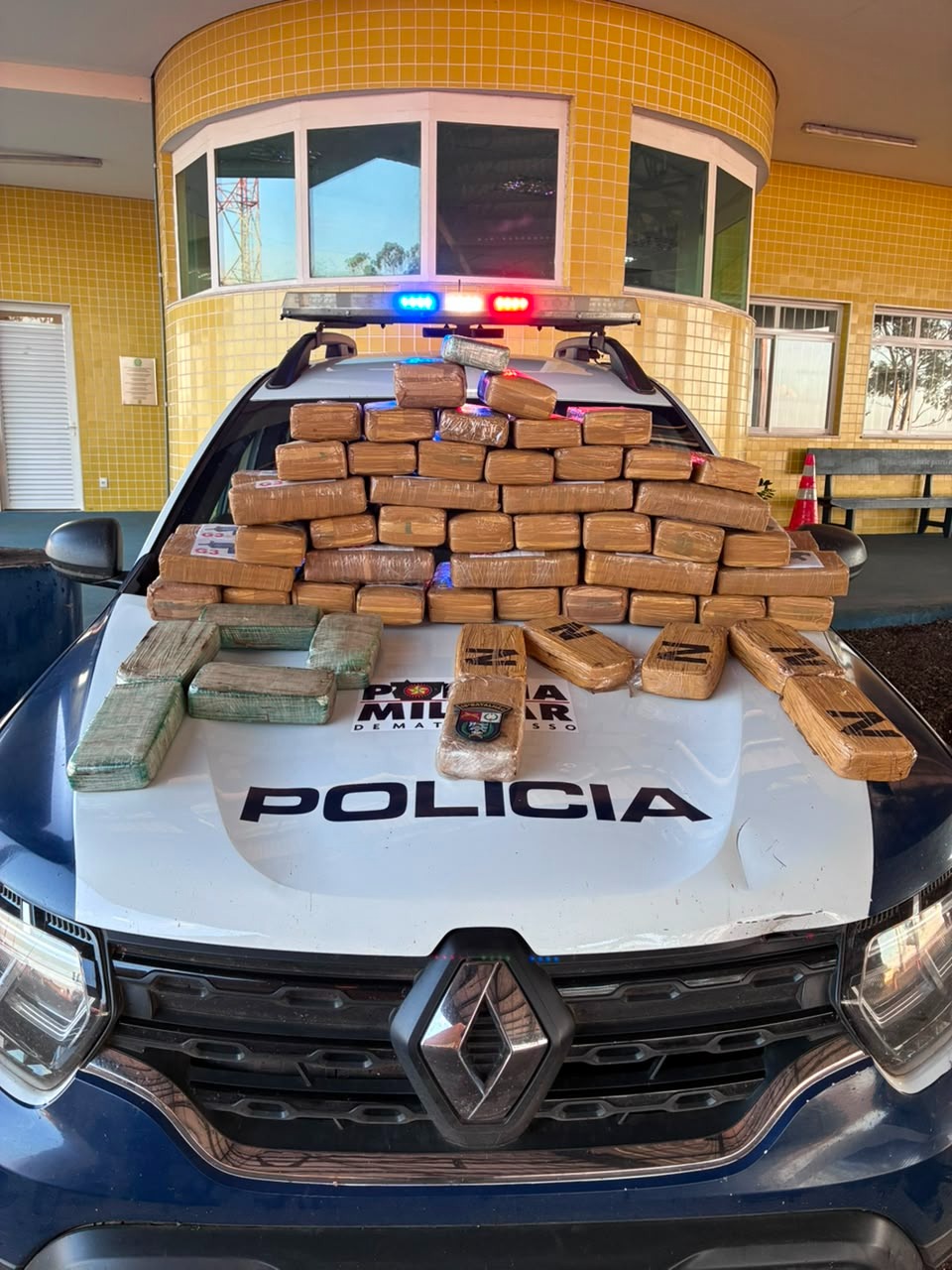 COMBATE AO TRÁFICO: Ação integrada apreende 62 tabletes de drogas após perseguição em Alto Garças