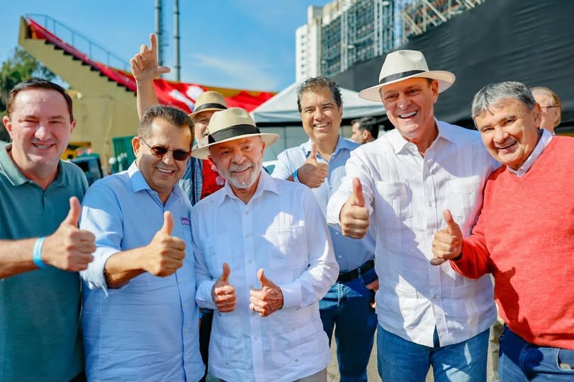 AVANÇAR NAS MUDANÇAS: Fávaro marca presença no lançamento da campanha de Lula em São Bernardo do Campo