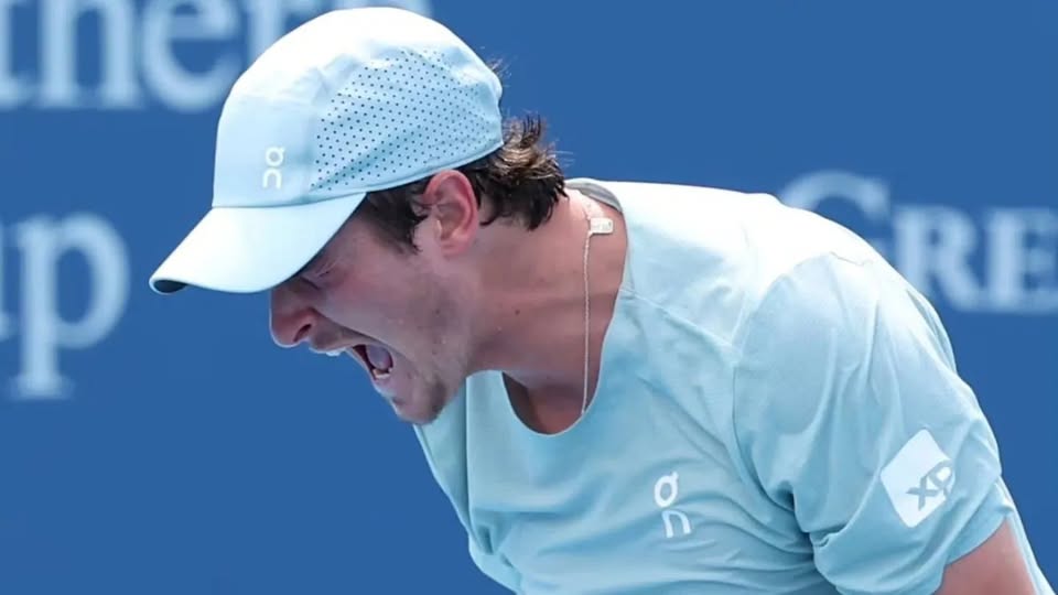 João Fonseca iguala marca de Guga de 23 anos atrás e “repete” Pete Sampras