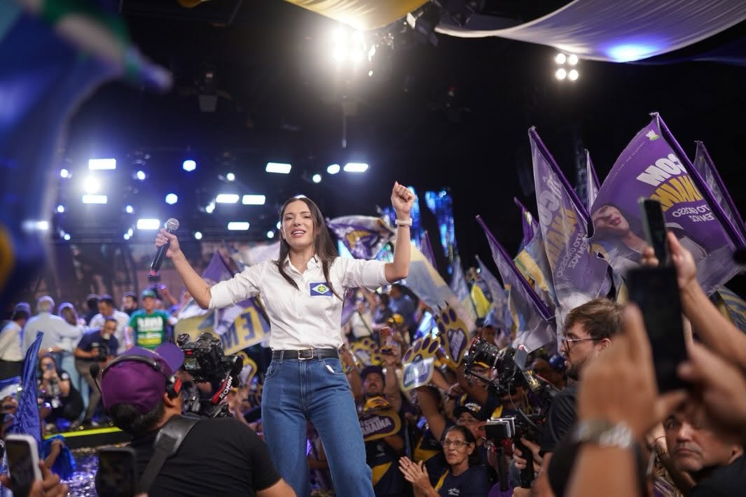 Janaina cresce 2,5 pontos e desponta na disputa pelo Senado Pesquisa da Percent Brasil mostra crescimento de Janaina Riva, que chega a 18,9% e fica a apenas 1,1 ponto da liderança