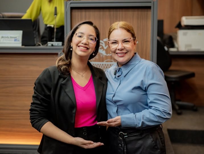 A convite de Paula Calil, Maria Clara apresenta modelo de Educação Cristocêntrico e Clássico em Tribuna Livre