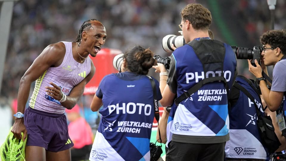 Alison dos Santos quebra recorde mundial dos 400 m com barreiras na Diamond League de Zurique