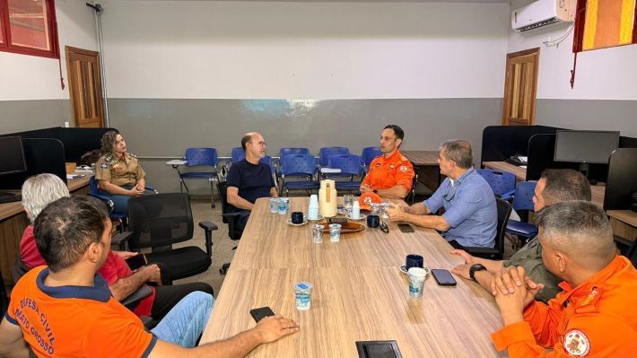 No BEA, deputado Avallone monitora combate a incêndios florestais em MT