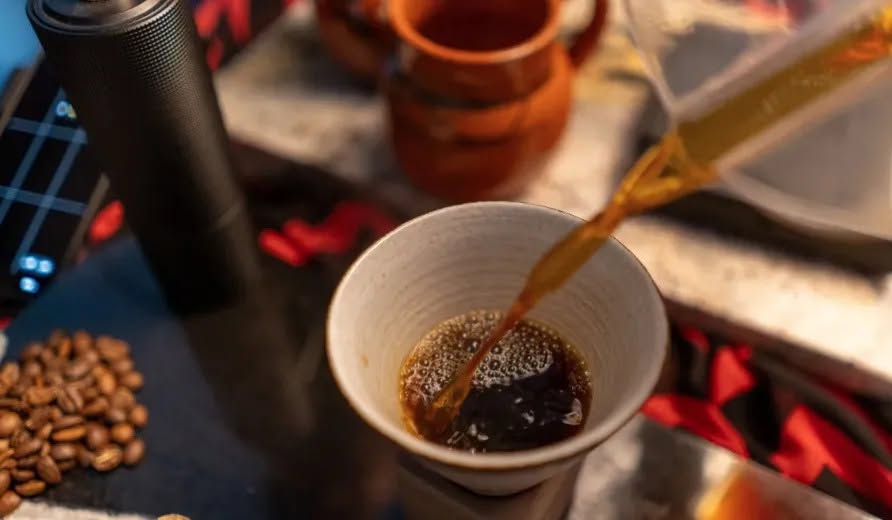 Chá ou café muito quente triplicam risco de câncer, diz estudo