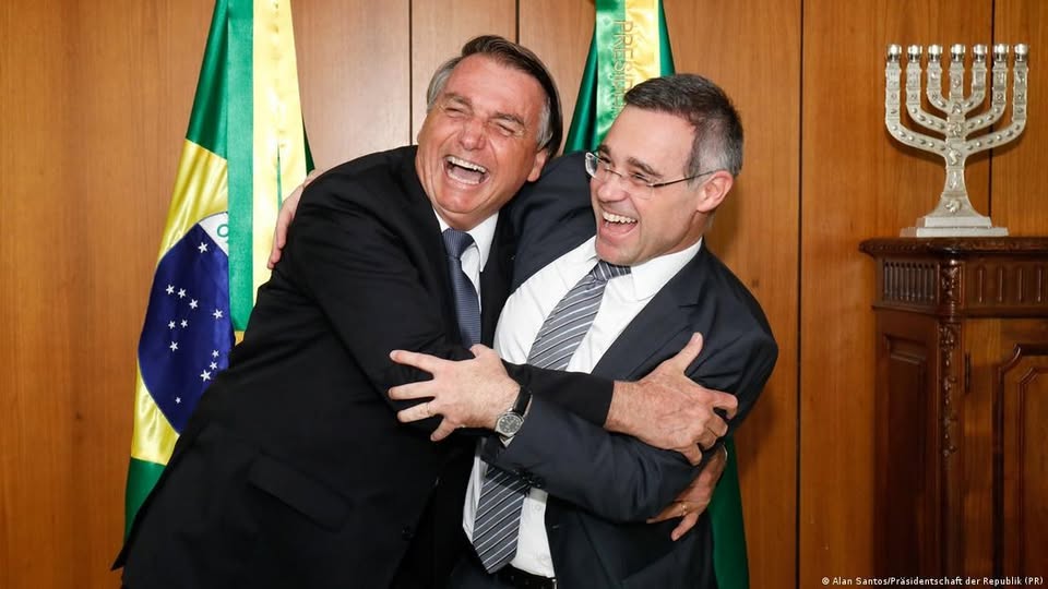 Flávio pediu Mendonça no caso "Dark Horse", diz imprensa