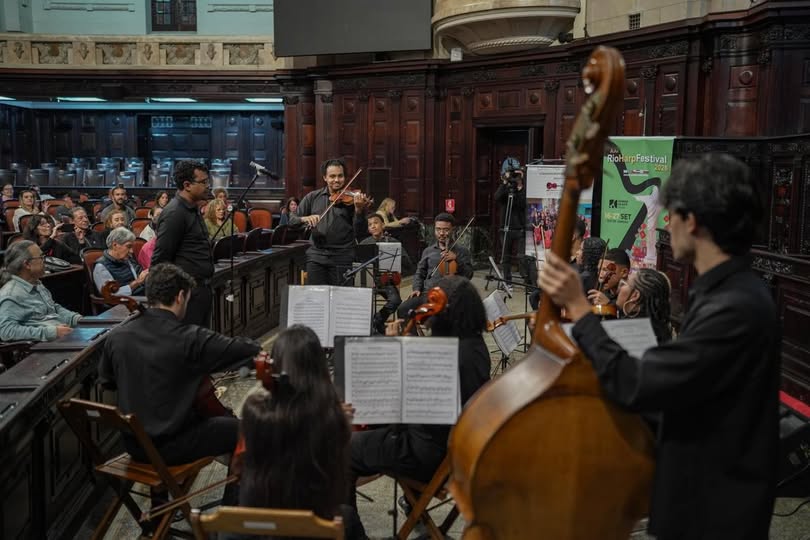 DO CHILE À MARÉ: CAMERATA UERÊ E HARPISTA CHILENO ENCANTAM PÚBLICO NO PALÁCIO TIRADENTES