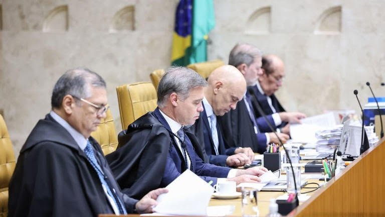 Guerra de despachos no STF teve ao menos 44 movimentações em duas semanas