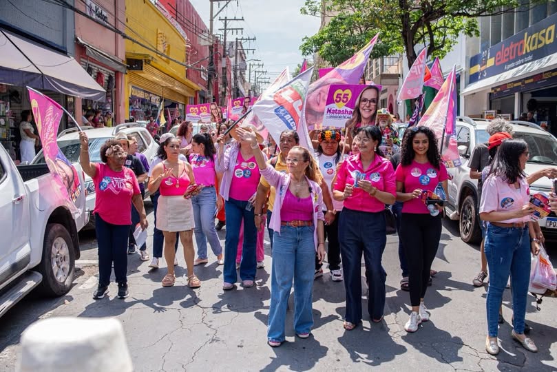 Onda Rosa ocupa as ruas com Natasha por mais mulheres nos espaços de poder e fim da violência