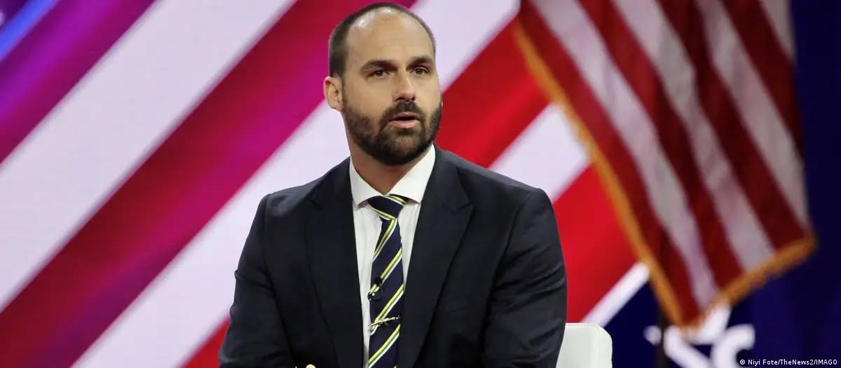 Eduardo Bolsonaro é demitido da PF por abandono de cargo