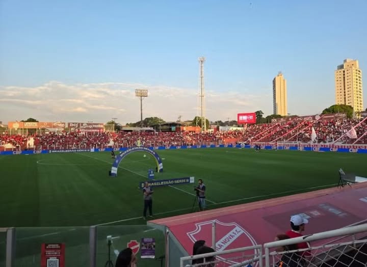 Com 10 mil torcedores, Vila Nova esgota ingressos para jogo diante do Cuiabá