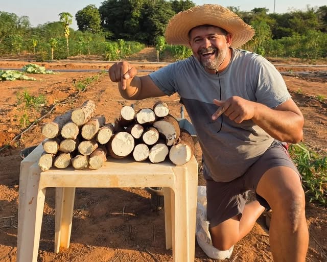 SUCESSO DE VERA: Produtor vira engenheiro agrônomo para ajudar o pai e hoje soma 7 milhões de seguidores nas redes