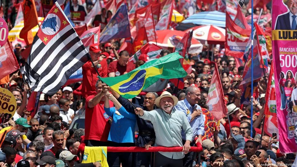 Eleição no Brasil ganha peso em cenário global fragmentado