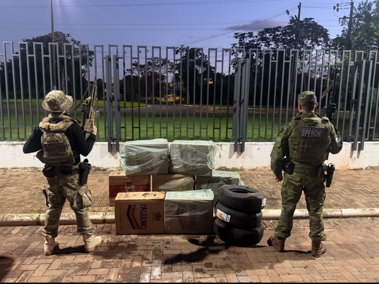 PF e BPFRON apreendem 3.500 pacotes de cigarros contrabandeados em Guaíra/PR