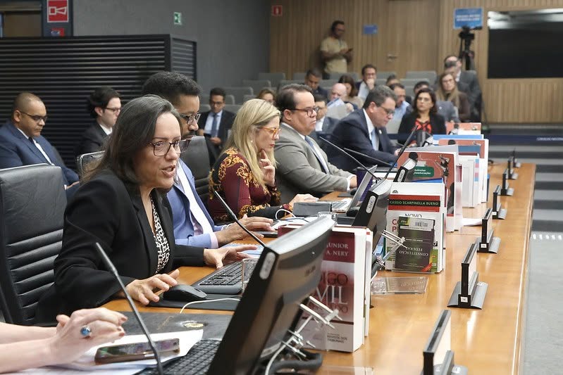 Política nacional para ampliar transparência e eficiência na gestão de precatórios é apresentada ao Plenário do CNJ