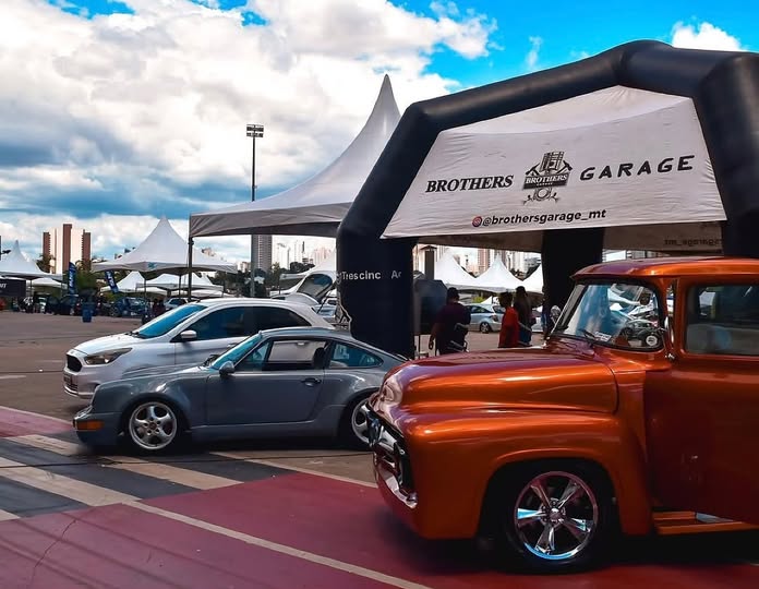 Feira gratuita reúne carros clássicos e Tiago TCar em Cuiabá