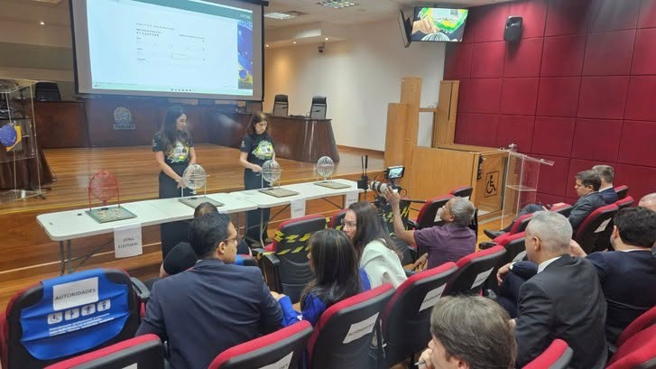 TRE-MT realiza cerimônia de escolha das seções que terão urnas auditadas no 2º turno